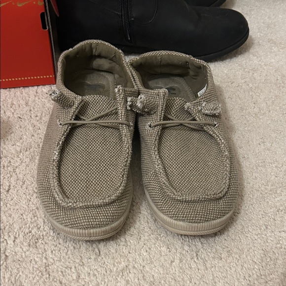 Casual Tan Loafers - Picture 1 of 4